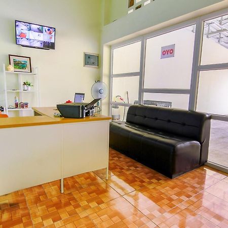 Hotel Oyo 3493 Nami House Medan Zewnętrze zdjęcie