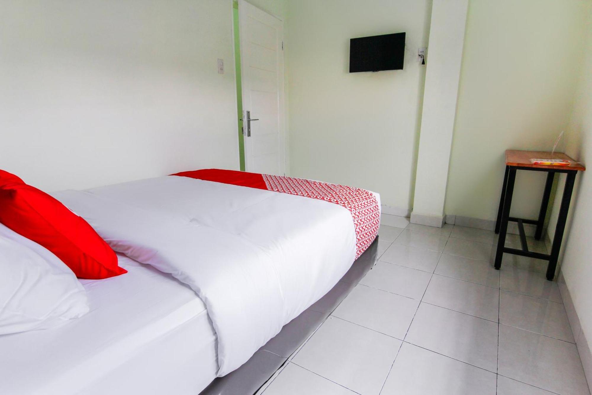 Hotel Oyo 3493 Nami House Medan Zewnętrze zdjęcie